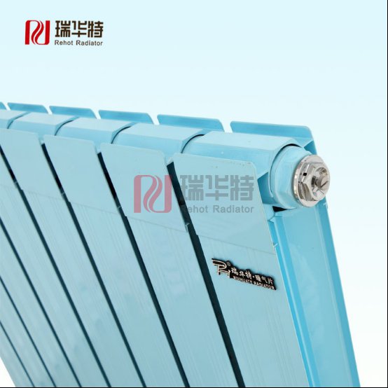 青岛暖气片厂家走进社区讲解：暖气片漏水怎么办